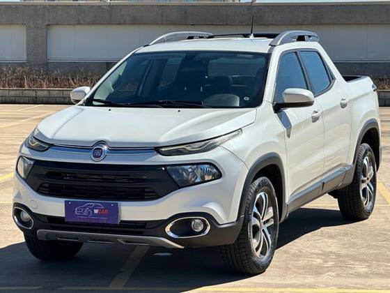 FIAT TORO 2.0 16V TURBO DIESEL FREEDOM 4WD AT9 FIAT TORO 2.0 16V TURBO DIESEL FREEDOM 4WD AT9